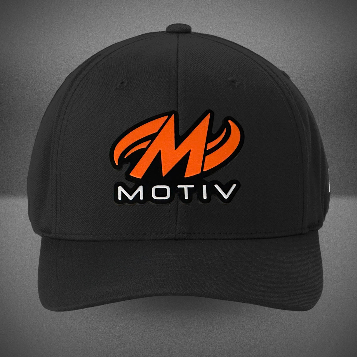 motiv-travismathew-fomo-snapback-black-cap